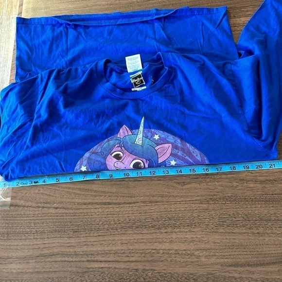 2021 Hasbro Izzy my little pony graphic long sleeve - Picture 7 of 8